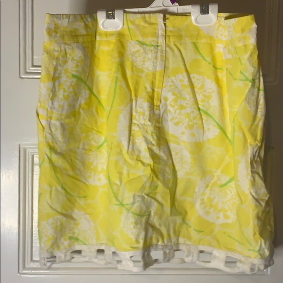 Yellow lily Pulitzer skirt! - Picture 5 of 6